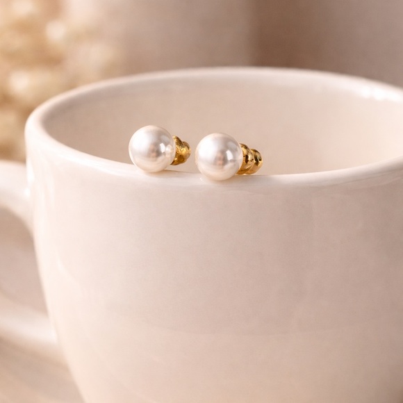 Earring - Picture 1 of 4